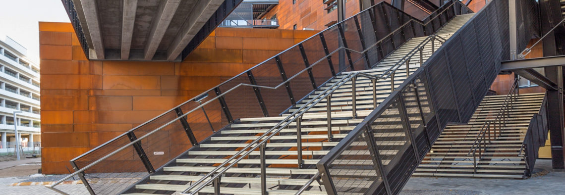 MEA Metal Applications - Budowa schodów